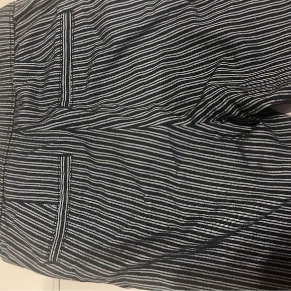 👖HOLLISTER SKINNY BLACK & GRAY STRIPED PANTS👖 - Picture 6 of 8